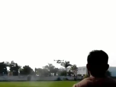 सिहोरा: गांधीग्राम में ड्रोन से गेहूं के खेत में यूरिया का किया गया छिड़काव