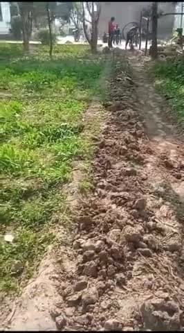 खजनी ब्लॉक - ग्राम सभा सहसी टोला(बंगला) प्रधान के द्वारा चक नाली पटवाया जा रहा है  सिचाई के लिए भविष्य में परेशानी होगी!