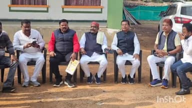 कोंडागांव: कुकड़ाझोर पहुंची कांग्रेस की जांच समिति, सदस्य के रूप में पूर्व मंत्री मोहन मरकाम रहे मौजूद