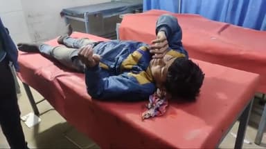 अररिया: सिमराहा के पास ऑटो से अनियंत्रित होकर गिर जाने से एक युवक हुआ घायल, सदर अस्पताल में भर्ती