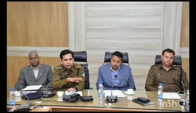 चितरंगी: कलेक्ट्रेट कार्यालय में लाउडस्पीकरों की ध्वनि नियंत्रण को लेकर कलेक्टर की अध्यक्षता में शांति समिति की बैठक हुई आयोजित