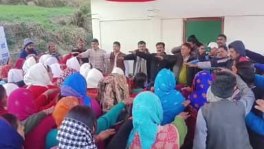 थराली: थराली प्रखंड के ग्राम रुईसाण एवं बूंगा तथा नारायणबगड़ के पैठाणी में 'विकसित भारत संकल्प यात्रा' के तहत आयोजित हुआ शिविर