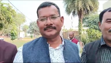 बरौली: बरौली प्रखंड के सभी राजस्व कर्मचारी दलालों से करा रहे कार्य, डीएम से होगी शिकायत : बोले प्रखंड अध्यक्ष मुखिया संघ पंकज।