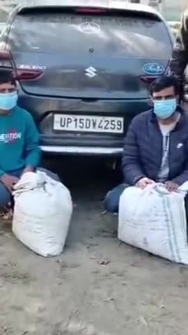 गांजे के साथ गिरफ्तार गढ़मुक्तेश्वर में जिसकी कीमत कहीं लख रुपए बताई जा रही है गाड़ी से मेल बराबर मत