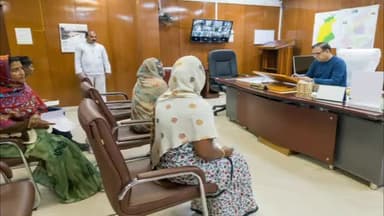 पन्ना: कलेक्ट्रेट में कलेक्टर ने जनसुनवाई कर आम लोगों की समस्यायों को सुनकर अधिकारियों को निराकरण के दिए निर्देश