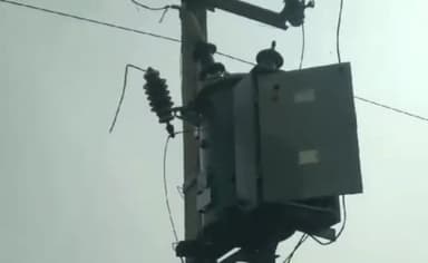 गोरौल: रेलवे स्टेशन गोरौल के 23 नम्बर गुमटी के निकट से 16 केवी के बिजली ट्रांसफार्मर से क्वायल हुआ चोरी