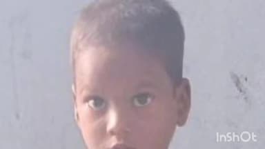 खिजरसराय: भटके हुए बच्चे को पुलिस ने खिजरसराय थाना में परिजनों से मिलाया