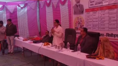 डूंगला: मुख्य कार्यकारी अधिकारी ने नंगावली में किया विकसित भारत संकल्प यात्रा के शिविर का निरीक्षण।