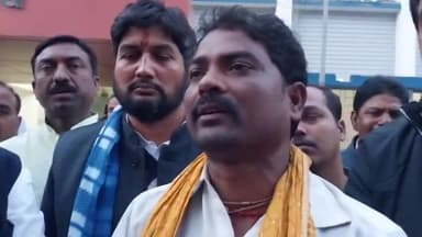 गोपालगंज: पुजारी की हत्या मामले में पुलिस के द्वारा खुलासा करने के बाद पुजारी के भाई ने जिला प्रशासन से की सीबीआई जांच की मांग