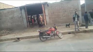 मऊरानीपुर: धनाई गांव में अज्ञात चोरों ने 10 बकरियों को किया चोरी, पीड़ित ने पुलिस को दी मामले की जानकारी