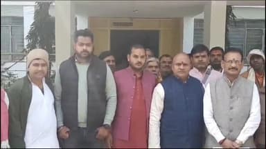 दमोह: बूंदा बहु मंदिर में चल रही अनियमितताओं की जांच की मांग को लेकर ट्रस्ट के सदस्यों ने कलेक्टर को सौंपा ज्ञापन