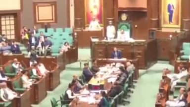 होशंगाबाद नगर: विधायक डॉ. सीताशरण शर्मा ने विधानसभा में नर्मदापुरम के पूर्व मंत्री स्व. सरताज सिंह को दी श्रद्धांजलि, वीडियो हुआ वायरल