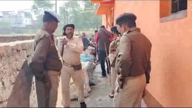 धनबाद/केंदुआडीह: गुप्त सूचना के आधार पर शहर के हीरापुर के माडा कॉलोनी स्थित प्रेम नगर से अवैध शराब की गई जब्त