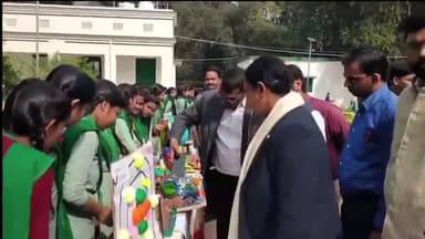 गिरिडीह: सर जैसी बोस मुख्यमंत्री उत्कृष्ट बालिका मध्य विद्यालय में विज्ञान प्रदर्शनी का किया गया आयोजन