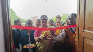 गोरौल: गोरौल चौक के निकट कंप्यूटर ट्रेनिंग सेंटर का उप मुख्य पार्षद धनमंती देवी ने किया उद्घाटन