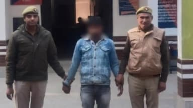 बिलारी: कुंदरकी पुलिस ने मोहल्ला सादात से एक व्यक्ति को अवैध तमंचा और कारतूस के साथ किया गिरफ्तार
