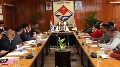 देहरादून: CM पुष्कर सिंह धामी ने सचिवालय देहरादून में राज्य के गुरिल्ला स्वयं सेवकों की सुनी समस्याएं, अधिकारियों को दिए निर्देश