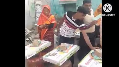 गढ़पुरा: कुमहरसो तनिष्क गैस एजेंसी के द्वारा उज्ज्वला योजना के अंतर्गत 125 महिलाओं को निशुल्क बांटा गया गैस चूल्हा