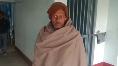 करपी: किंजर पुलिस ने खैरा ड़ीह गांव में वारंटी को किया गिरफतार भेजा गया जेल