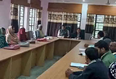 जलालगढ़: मुख्यमंत्री परिवहन योजना के तहत जलालगढ़ प्रखंड सभागार में जिला परिवहन पदाधिकारी  की अध्यक्षता में हुई एक बैठक।