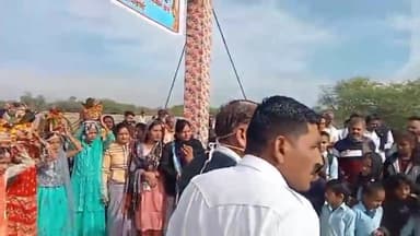 डूंगला: बिलोदा में विकसित भारत संकल्प यात्रा के तहत आयोजित शिविर का मुख्य कार्यकारी अधिकारी ने किया निरीक्षण