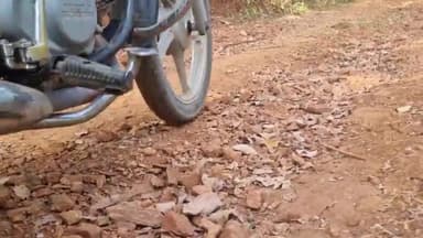 अंबिकापुर: ग्राम बासाझाल के आश्रित ग्राम आमापानी में मूलभूत सुविधाओं नही होने से ग्रामीण परेशान,सड़क,बिजली,पानी की कर रहे मांग