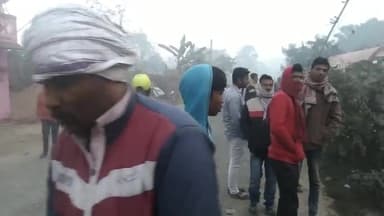 कुढ़नी: जम्हरूआ मालती चौक पर अनियंत्रित टैंकर ने देर रात 63केवीए ट्रांसफार्मर को उड़ाया