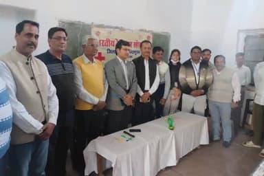 होशंगाबाद नगर: कलेक्टर ने SNG स्कूल में जिला चिकित्सालय व रेडक्रॉस सोसायटी द्वारा बच्चों के दांत परीक्षण कैंप का किया निरीक्षण