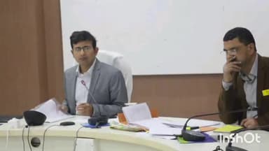 होशंगाबाद नगर: कलेक्ट्रेट कार्यालय में आयोजित बैठक में कलेक्टर ने 6 माह से अधिक के राज्य से प्रकरणों का त्वरित निराकरण करने दिए निर्देश