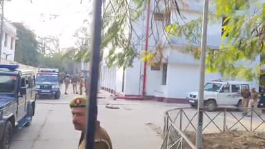 रामपुर: शनिवार को एमपी एमएलए कोर्ट ने सपा नेता आजम खान और अब्दुल्ला आजम खान को पड़ोसी से मारपीट मामले में किया बरी