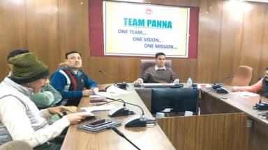 पन्ना: विक्रमपुर के समूह को MDM कार्य मे लापरवाही पर किया पृथक कुछ दिन पूर्व मध्यान भोजन खाने से बिगड़ी थी स्कूली बच्चो की हालत।