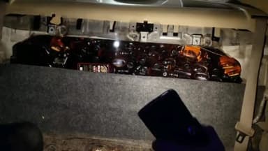 कांके: चुटिया थाना क्षेत्र से पुलिस ने एक कार से बरामद की अवैध शराब, चालक गिरफ्तार