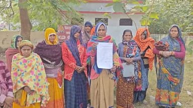 झांसी: घर के सामने गेट लगवाने पर एक महिला को दबंग ने पीटा व की गाली-गलौज, रक्सा निवासी पीड़िता ने एसएसपी कार्यालय में की शिकायत