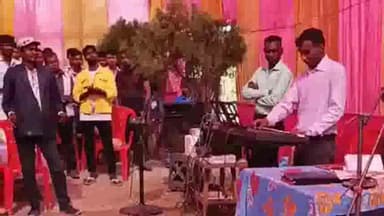 जलालगढ़: जलालगढ़ प्रखंड के कला मिश्रीनगर सौतारी में स्थित चर्च में भारी संख्या में लोगों ने धुमधाम से मनाया क्रिसमस त्योहार।