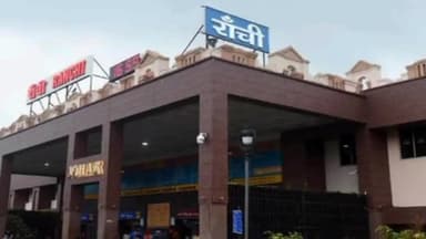 कांके: रांची रेलवे स्टेशन से आरपीएफ ने नशाखुरानी गिरोह के तीन आरोपी को किया गिरफ्तार