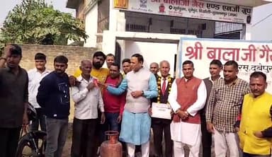 सुल्तानपुर: दुबेपुर में पूर्व PM अटल बिहारी की जयंती को सुशासन दिवस के रूप में मनाने का पूर्व विधायक देवमणि द्विवेदी ने किया आह्वान