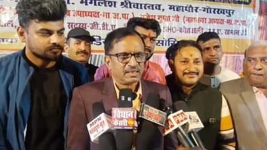 गोरखपुर- गोरखपुर डिस्पोजल एसोसिएशन ने आज ठंड को देखते हुये गरीबो में वितरीत किआ कम्बल ।