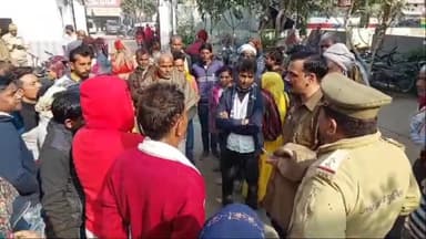 कोल: बरौला में संदिग्ध परिस्थितियों में फंदे पर लटका मिला विवाहिता का शव, मायके पक्ष ने दहेज हत्या का आरोप लगाकर घेरा थाना