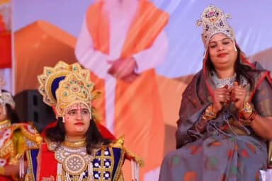 डेगाना: डेगाना गौशाला में चल रही श्रीमद् भागवत कथा में मंगलवार को महिलाओं सहित अनेक श्रद्धालुओं की उमड़ी भीड़