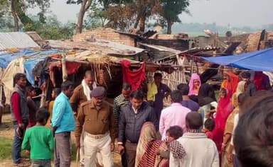 गोरौल: सरमस्तपुर झिटकाहीं गांव में भउली पोखर के निकट एक बथान में लगी आग, घटना में एक भैंस झुलसी व गोरौल सीओ ने ली जानकारी