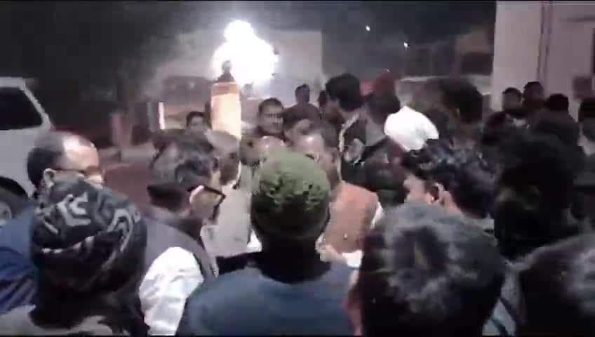 उ०प्र०पुलिस भर्ती परीक्षा में उम्र सीमा में छूट के लिए चंदौली जिले के युवाओं ने मा०सांसद जी को सौंपा ज्ञापन #2023