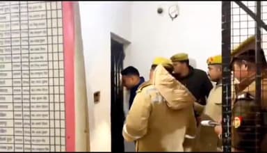 तरबगंज: पुलिस अधीक्षक गोंडा ने तरबगंज थाना व चौकी रगड़गंज का किया औचक निरीक्षण संबंधित को दिए आवश्यक दिशा निर्देश