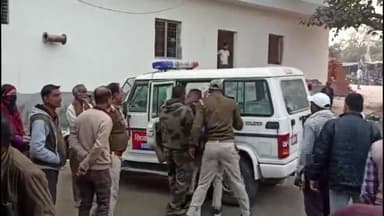 बरौली: चंडाल मोड़ के समीप दो बाइकों की टक्कर में बाइक सवार दो युवक हुए जख्मी, बरौली पीएचसी में कराया गया भर्ती