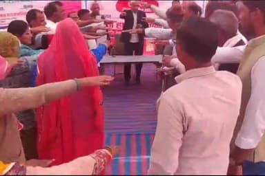 डेगाना: विकसित भारत संकल्प यात्रा के तहत ग्राम पंचायत चुवा व चुई में आयोजित हुए शिविर, लोगों को योजनाओं से कराया गया अवगत