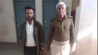पुरनहिया: दोस्तीया चौक से पुलिस ने 32 बोतल नेपाली देसी शराब के साथ एक कारोबारी को किया गिरफ्तार, भेजा न्यायिक हिरासत में