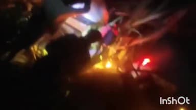 गोला गोकरणनाथ: रोशन नगर गांव के पास खाई में अनियंत्रित होकर पलटी कार ,कार में सवार दो लोगों को  हल्की-फुल्की चोटेंभेजा गया निजी अस्पताल