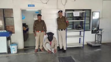 दलौदा: मंदसौर जिले के दलोदा थाना क्षेत्र के चेक वसूली के मामले में फरार आरोपी को नगरी से पकड़ा 5 वर्ष से था फरार