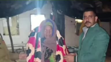 जीरापुर: माचलपुर नगर में पुलिसकर्मियों ने जरूरतमंदों लोगों को बांटे कंबल और  गर्म कपड़े।