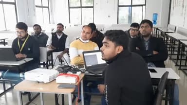 सासाराम: सदर अस्पताल में मरीज को बेहतर तरीके से इलाज करने के लिए चिकित्सकों एवं स्वास्थ्य कर्मियों को दिया गया प्रशिक्षण