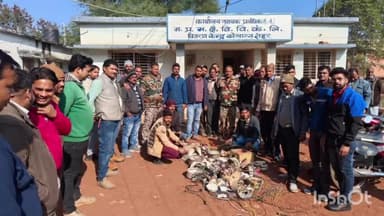 कोलारस: हरिजन मौहल्ले में बिजली विभाग की टीम ने की छापा मार कार्यवाही बिजली चोरी कर जलाए जा रहे 30 हीटर जप्त किए